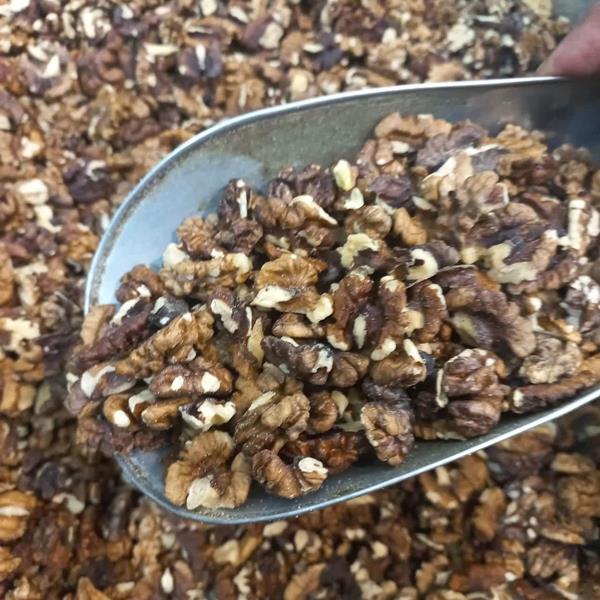 مغز گردو دندانه قهوه ای ایرانی ( عمده فروشی )